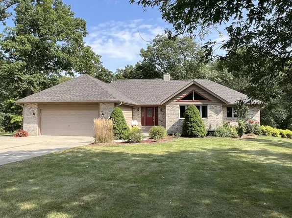 W257S10620 Horseshoe LANE, Mukwonago, WI 53149