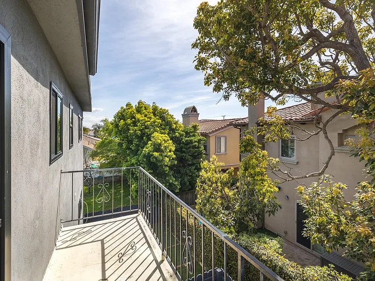 1714 Clark Ln #C — Photo 6