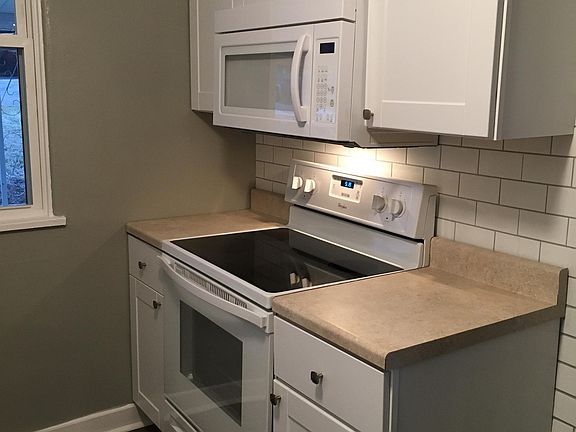 4th image of 1503 Poplar St S
