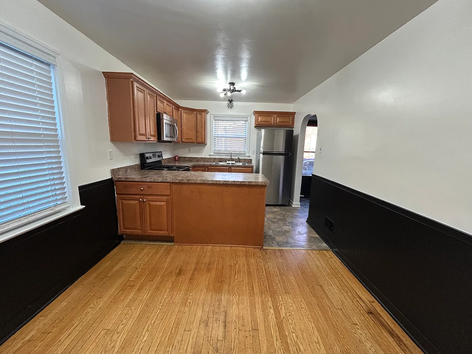 3 bed, 1152 sqft, $1,980 — Photo 3