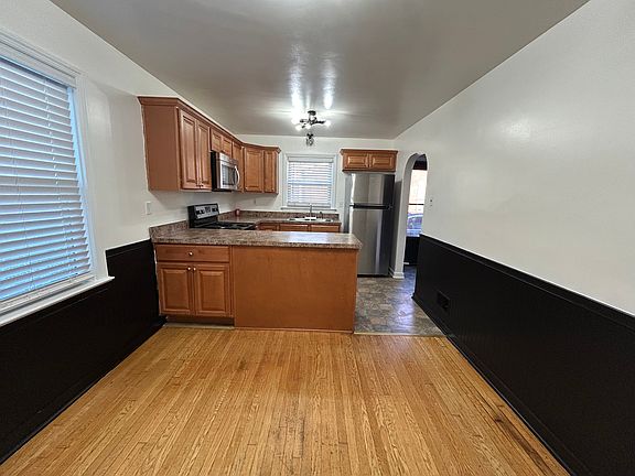 3rd image of 307 Maywood Rd