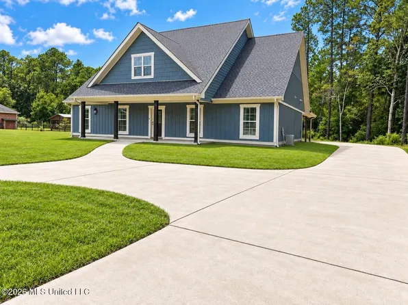 8129 Victoria Dr, Biloxi, MS 39532