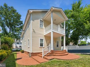 2034 S Shirlington Rd, Arlington, VA 22204