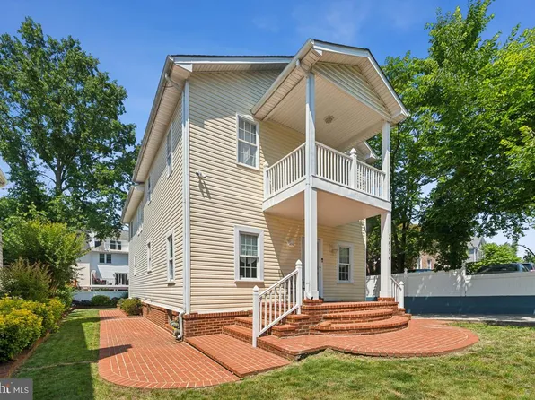 2034 S Shirlington Rd, Arlington, VA 22204