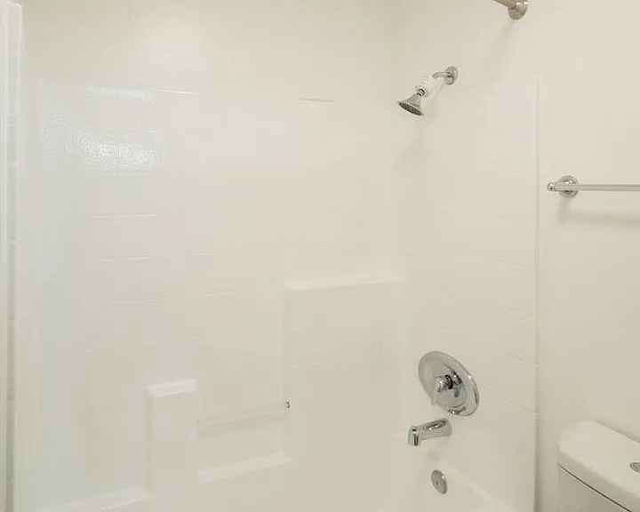 15520 Foothill Blvd — Photo 12