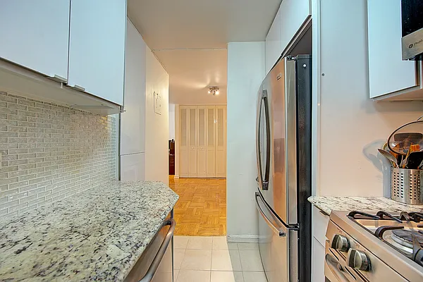 Sold by Keller Williams Realty Landmark | media 32