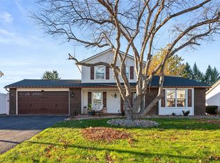 81 Kinmont Dr, Rochester, NY 14612