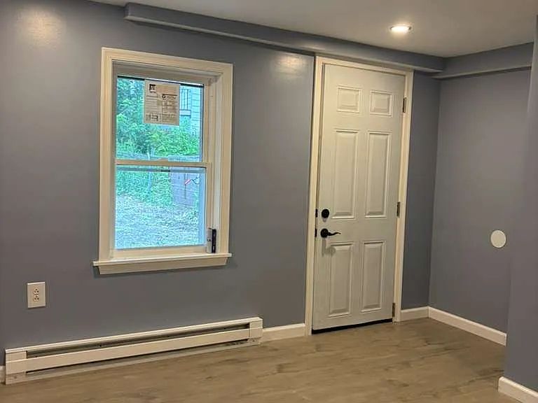 137 W Water St — Photo 24