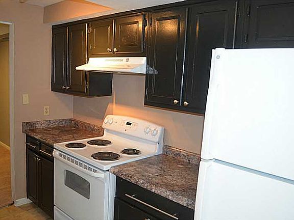 3rd image of 1051 Old Denbigh Blvd