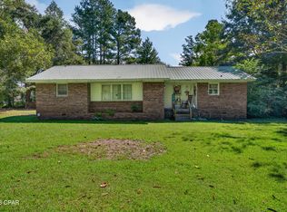955 Pocket Ln, Chipley, FL 32428