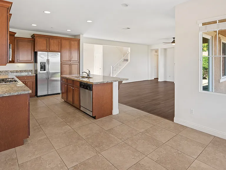 1202 Bellingham Dr — Photo 21