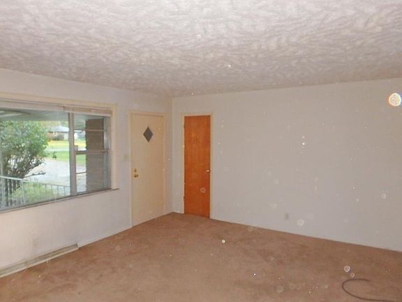 4th image of 7022 Alston Dr