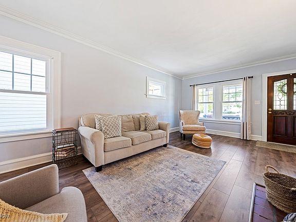 5th image of 2087 Lakeland Ave