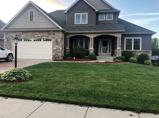 2205 Prairie Ridge Dr, Valparaiso, IN 46383