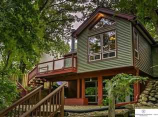 1411 Peterson Dr, Omaha, NE 68130
