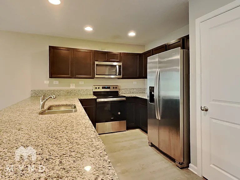 785 Henley Ct — Photo 7