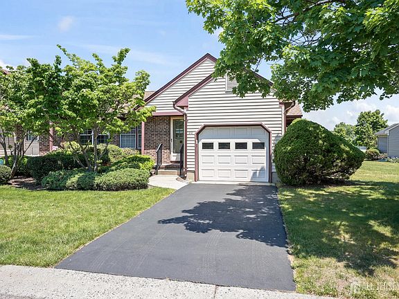 3rd image of 21 John Hancock Dr #A