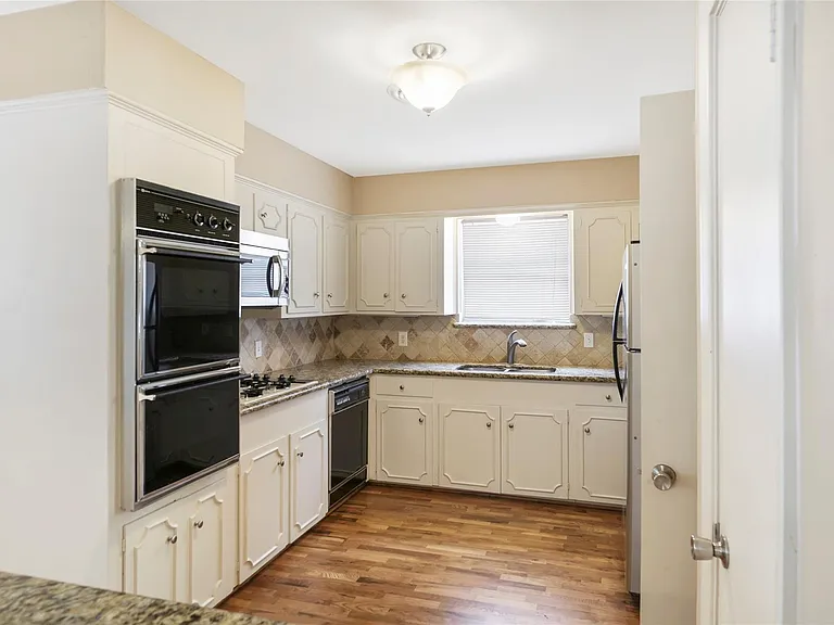 4406 Rosebay Dr — Photo 13