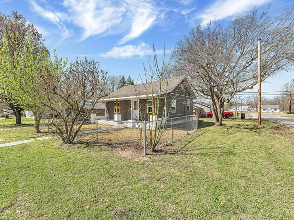 903 S Park Avenue, Aurora, MO 65605