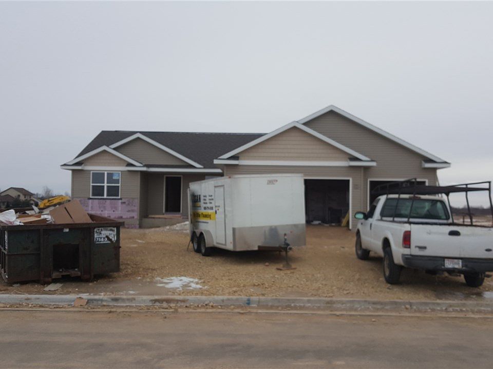 2nd image of 661 Prairie Vw