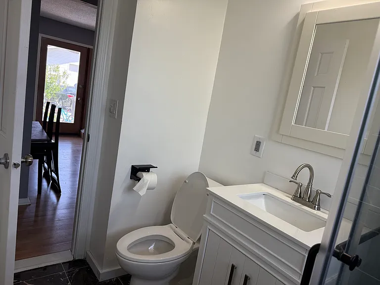 1524 Richmond Ave — Photo 7