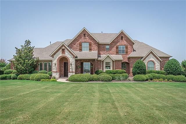 1st image of 635 Palomino Dr