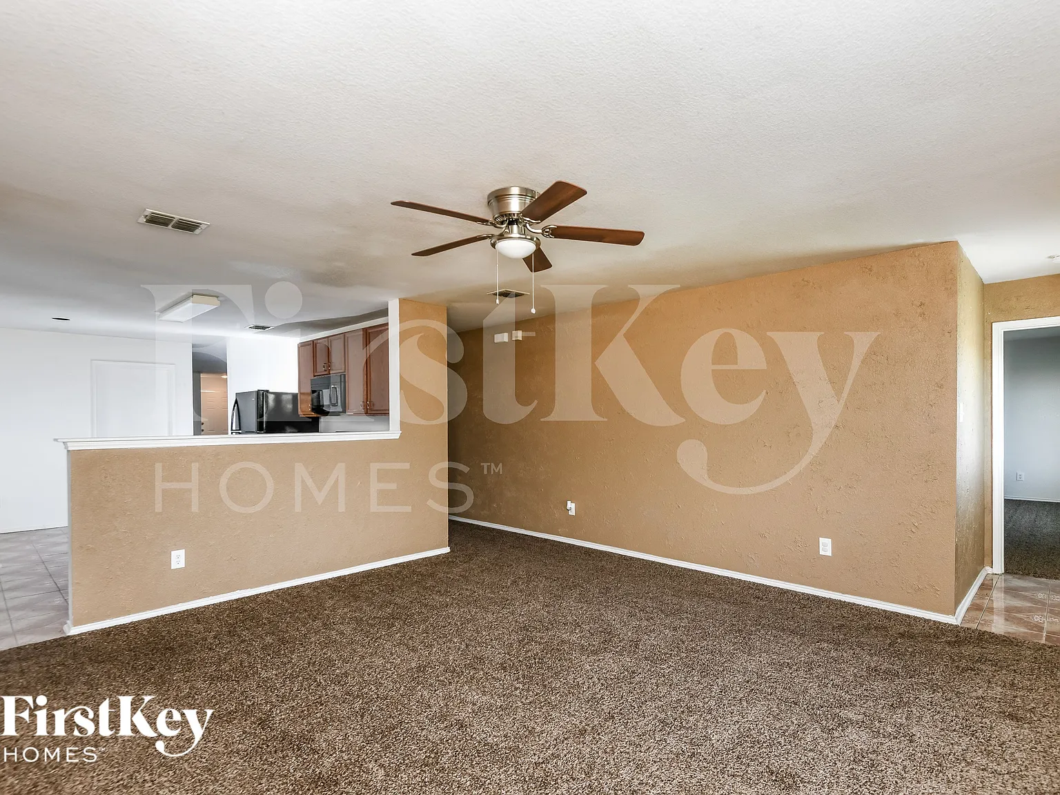 4 bed, 2.0 bath, 1964 sqft, $1,895 — Photo 4