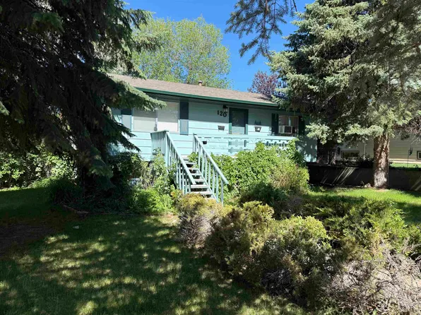 120 S 12th St, Thermopolis, WY 82443