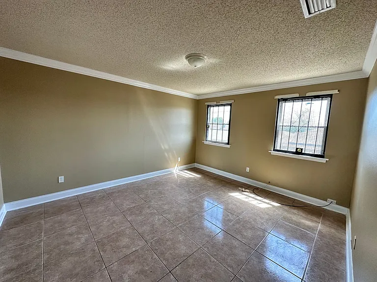 2757 Edna St — Photo 15
