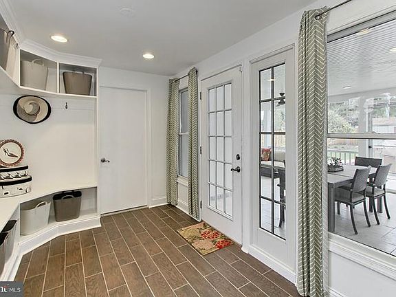 4th image of 5417 Clubside Ln