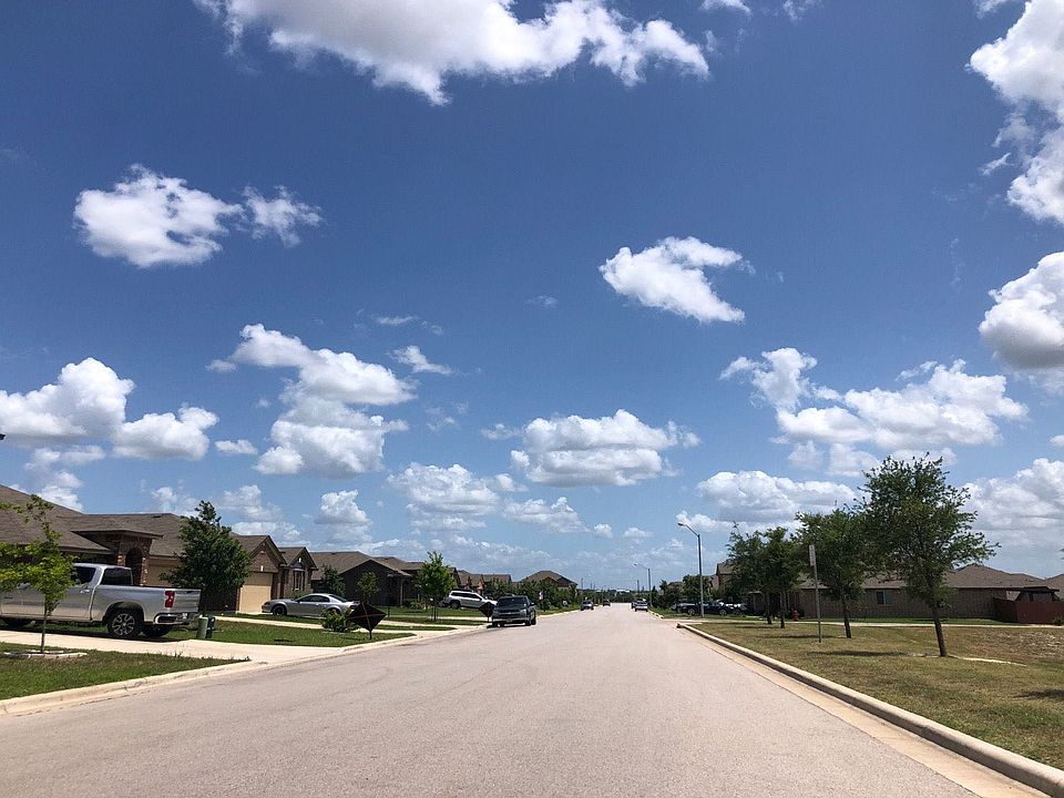 2nd image of 221 Ammonite Ln