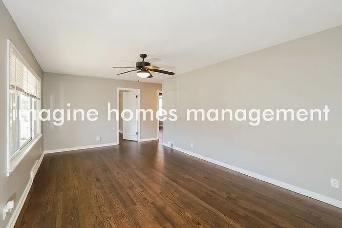 3 bed, 1.0 bath, 1124 sqft, $1,835 — Photo 3