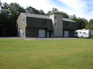 25 Royalston Rd, Phillipston, MA 01331