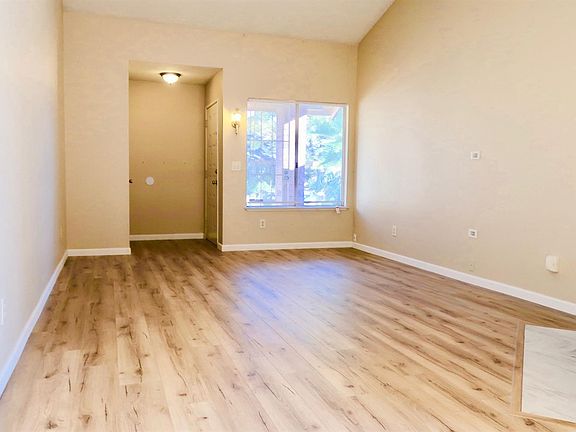 3rd image of 7270 Loma Verde Way