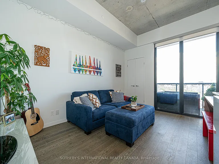 383 Sorauren Ave #807 — Photo 8