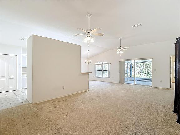 3rd image of 11419 Clear Oak Cir