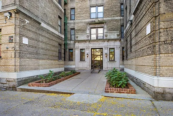 Rented by Keller Williams NYC | media 27