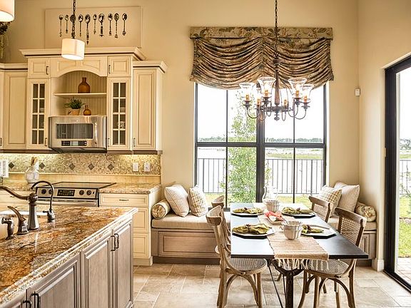 Kitchen Breakfast Area
