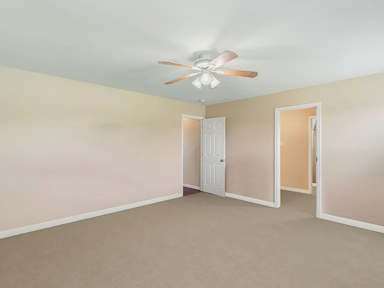 927 Mossy Grove Ln — Photo 13
