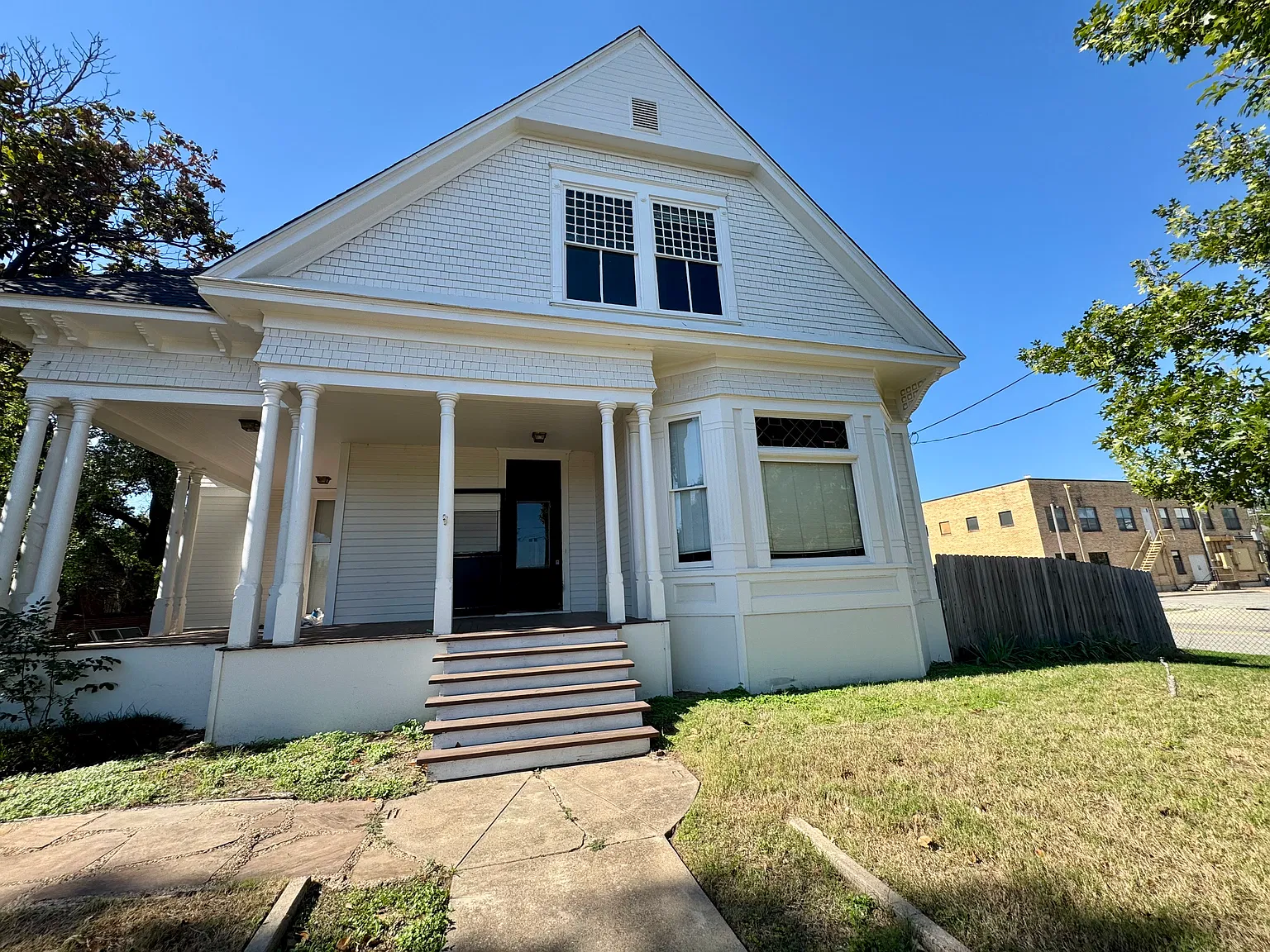 3 bed, 1.5 bath, $1,450 — Photo 2