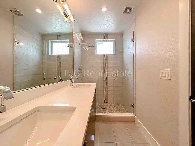 4919 Lowell Blvd — Photo 10