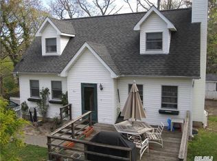 61 Somerset Rd, Rocky Point, NY 11778