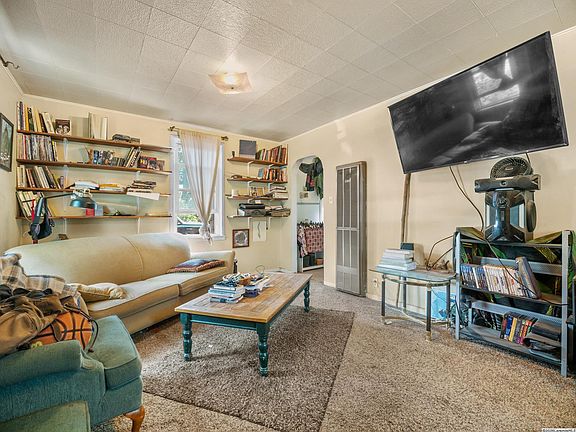 4th image of 606 E Harney St
