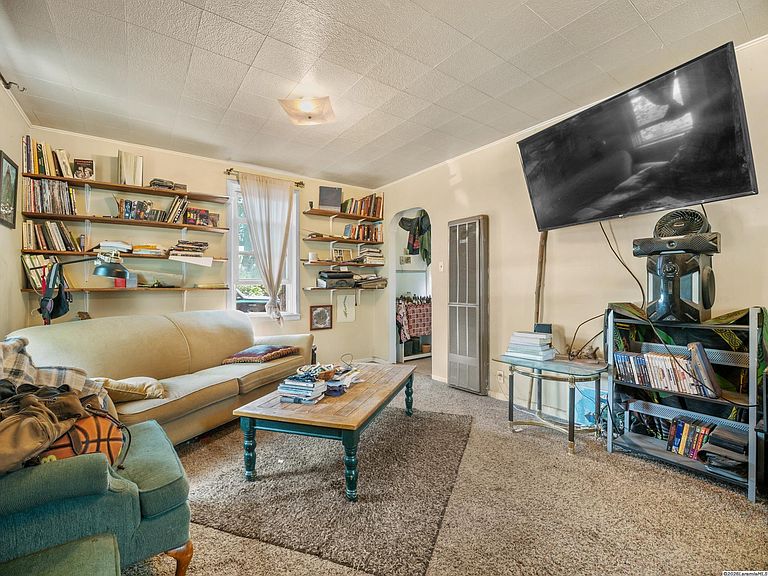 Listing photo 4