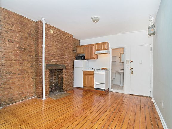5th image of 267 E 10th St APT 12A