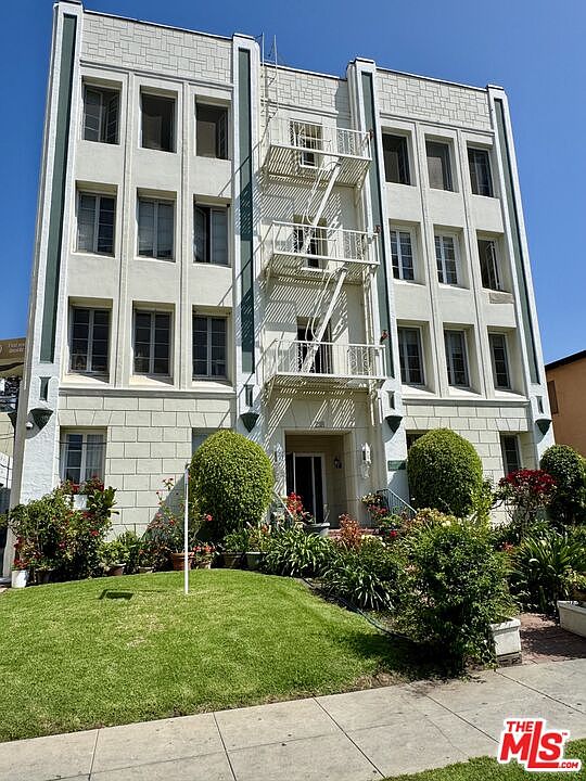 1st image of 218 S Tower Dr