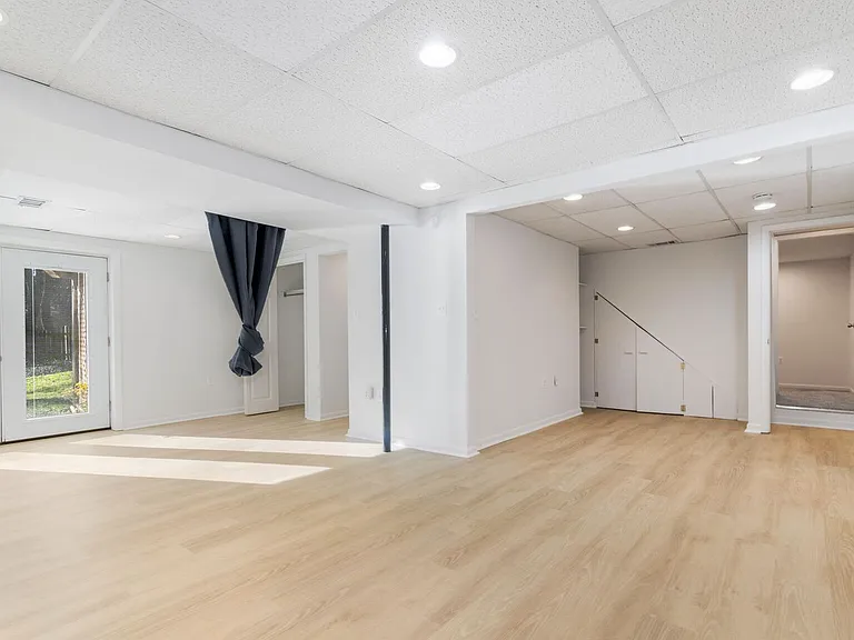 17020 Briardale Rd — Photo 26