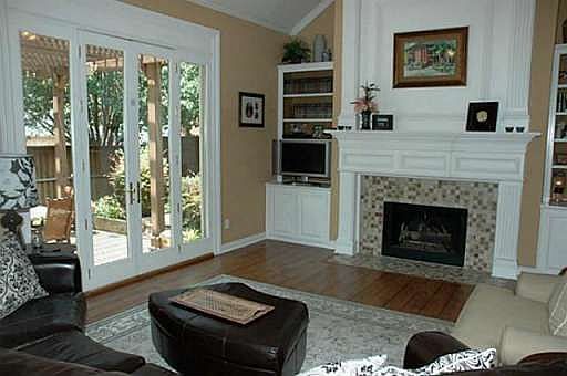 4th image of 709 Glen Garry Dr