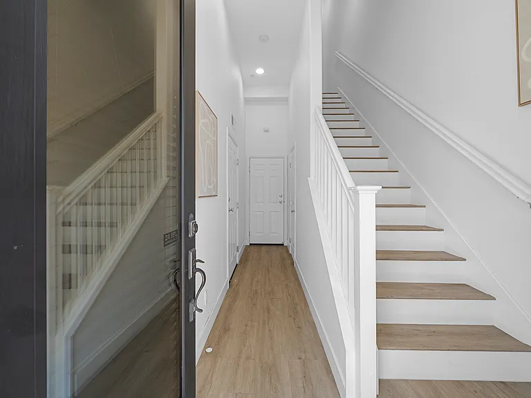 1469 W San Carlos St — Photo 4