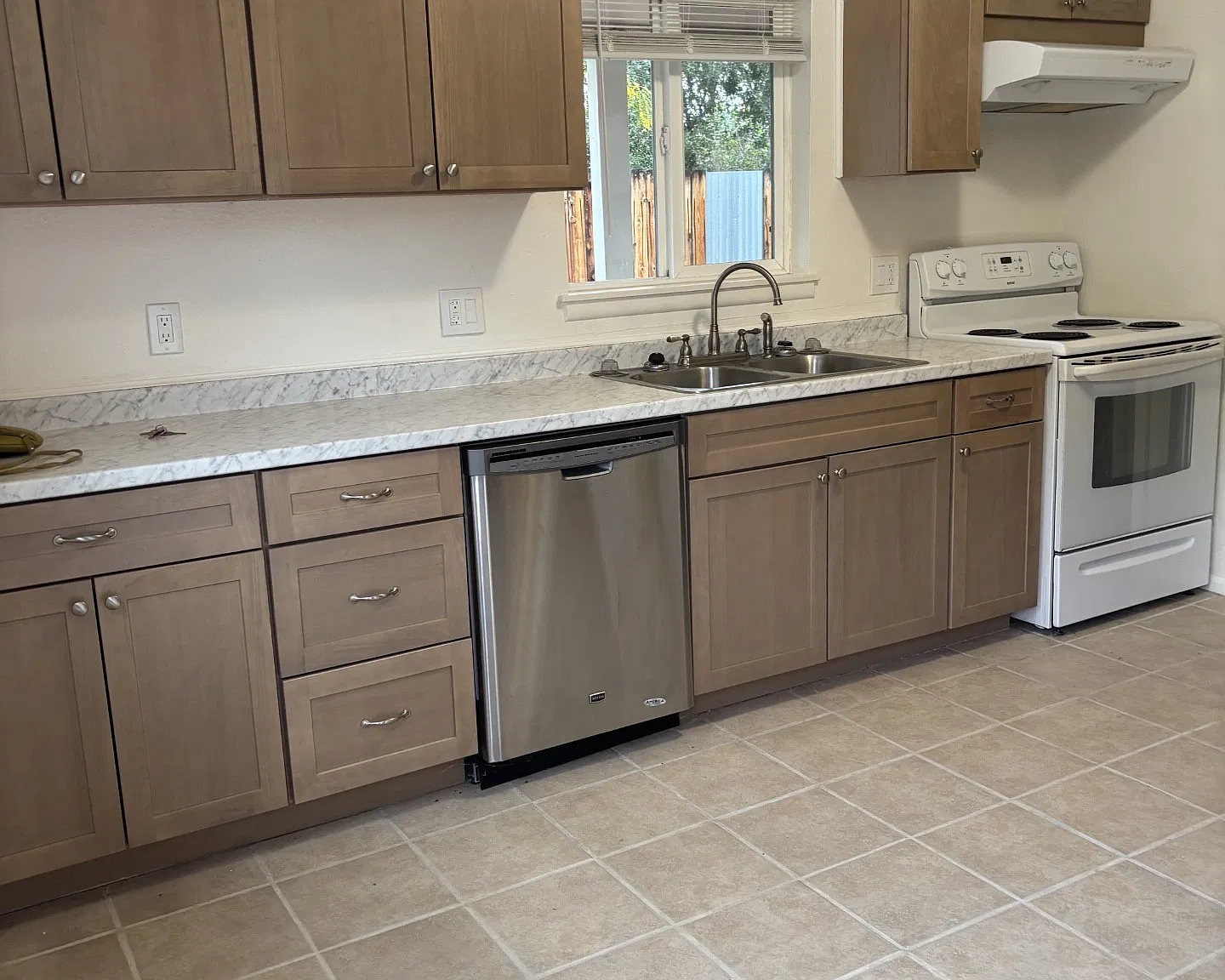 2 bed, 700 sqft, $1,300 — Photo 1